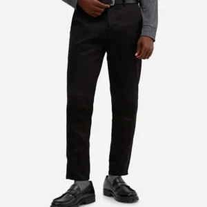 Calça chino carrot de alfaiataria masculina preta
